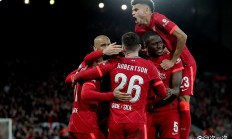 九游娱乐-欧冠联赛中一支球队神勇逆袭