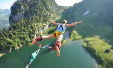 九游娱乐官方-双线奇迹，德布劳内独舞定乾坤，洪都拉斯绝境逢生改写命运