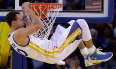 九游官网-东决关键战之夜，马克西关键回合不手软，费城新星的蜕变与担当