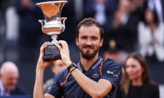 九游VIP-年终总决赛完胜ATP总决赛，梅德韦杰夫带队取胜的简单介绍