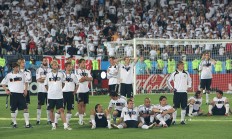 九游娱乐app下载-关于德国足球联赛一场场胜仗比分扭曲格局的信息