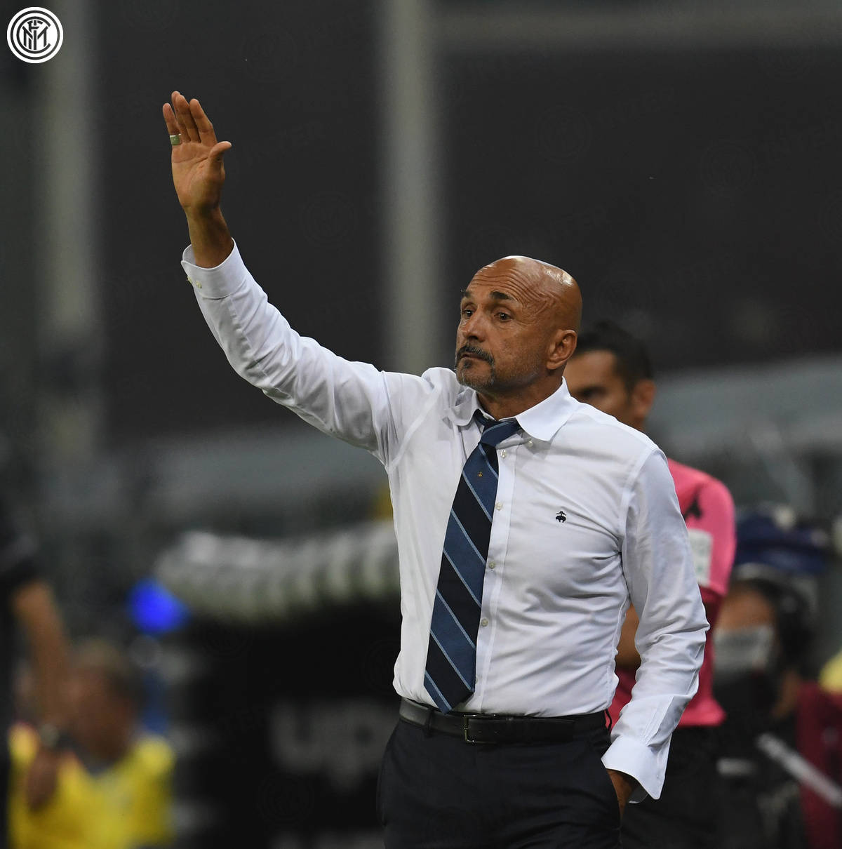 关于佛罗伦萨士气高涨，连胜呼之欲出的信息