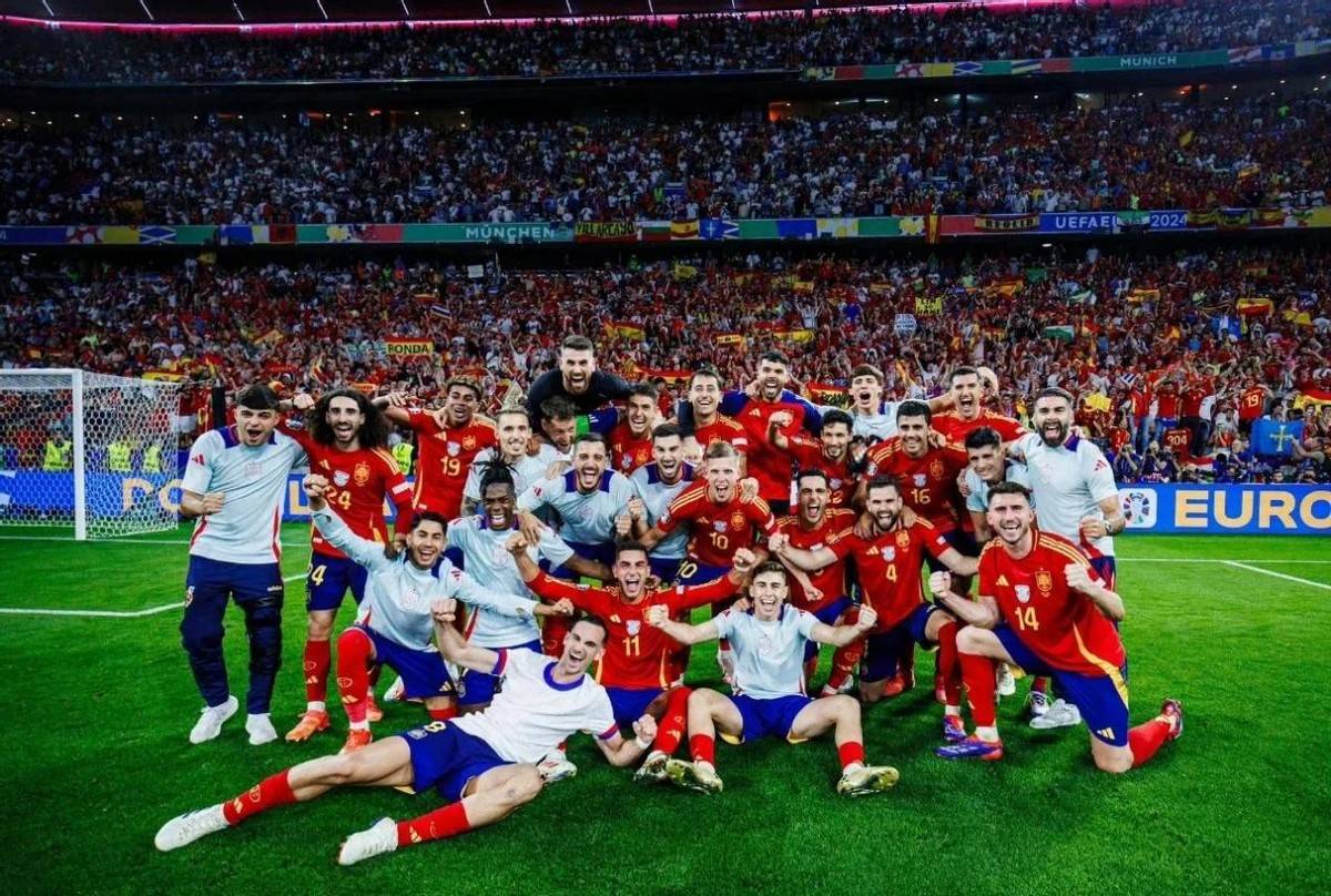 俄罗斯球队在欧洲杯小组赛中狂胜对手