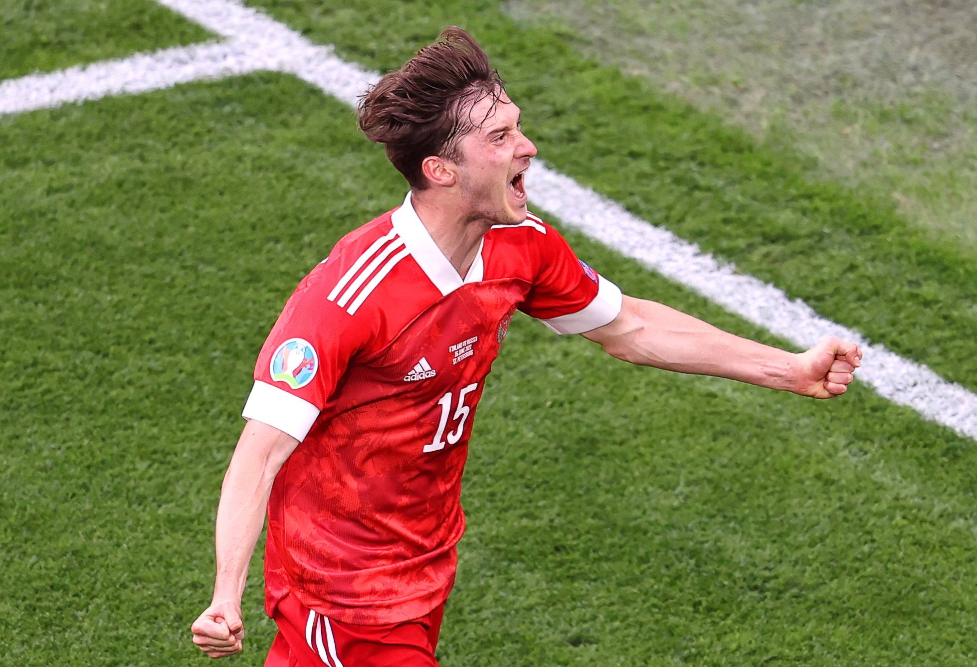 俄罗斯球队在欧洲杯小组赛中狂胜对手