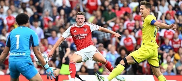 阿森纳新援首秀表现抢眼，球迷期待