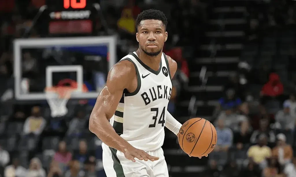 雄鹿队三连胜，字母哥状态回升，篮球场上的宝藏的简单介绍