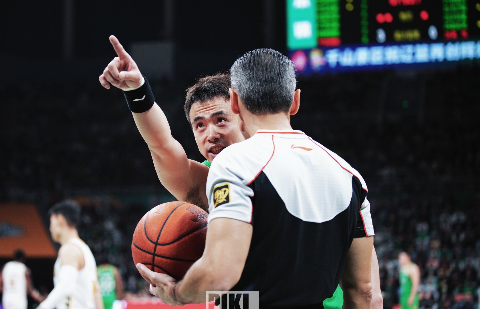 大连男篮遭遇广厦队逆转，连续败北