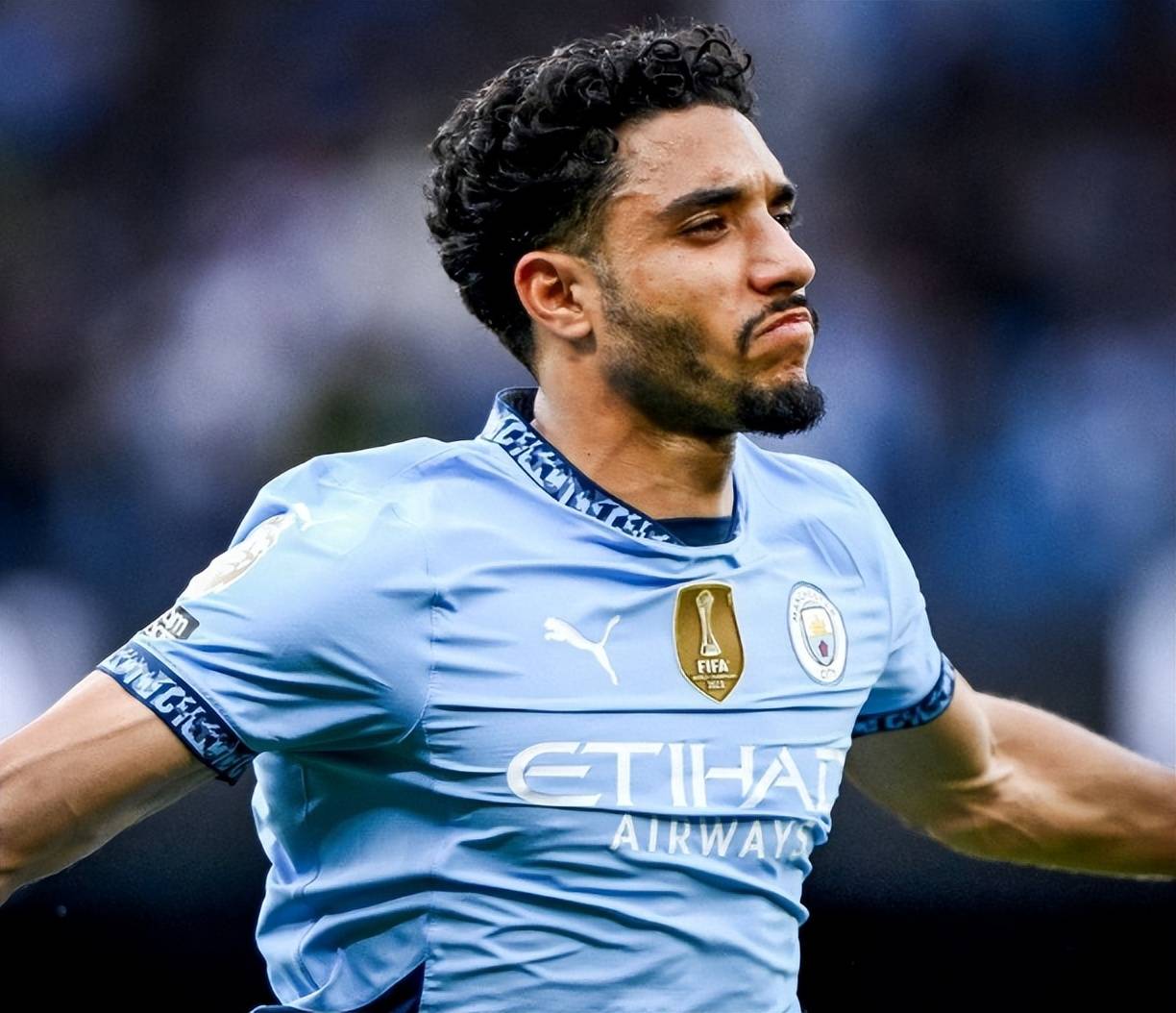 曼城客场逆袭，取得关键胜利的简单介绍