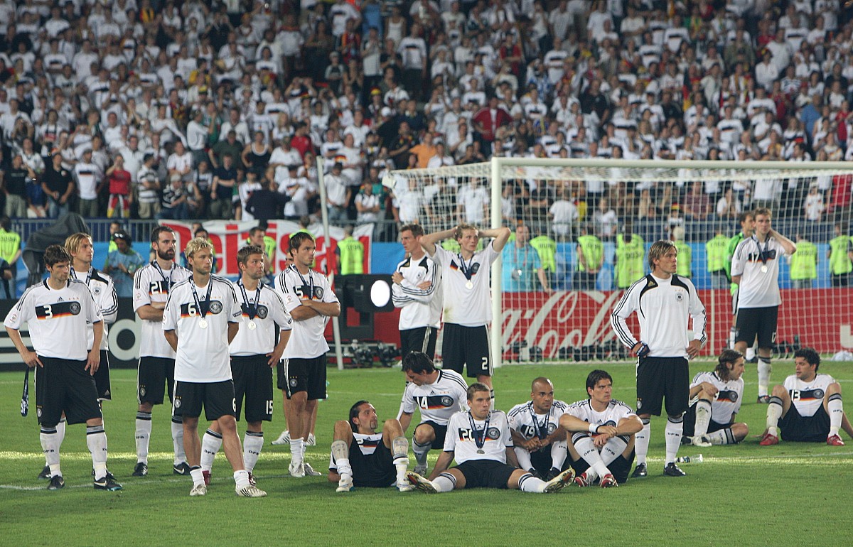 关于德国足球联赛一场场胜仗比分扭曲格局的信息