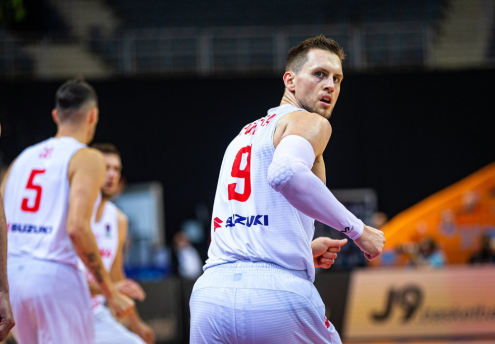 波兰客场大胜以色列,小组出线形势良好 波兰客场大胜以色列,小组出线形势良好