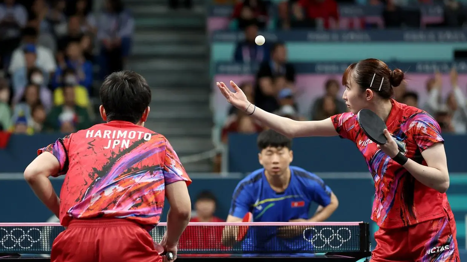 包含日本乒乓球队爆冷瑞典乒乓球队，水谷隼惊艳世界的词条