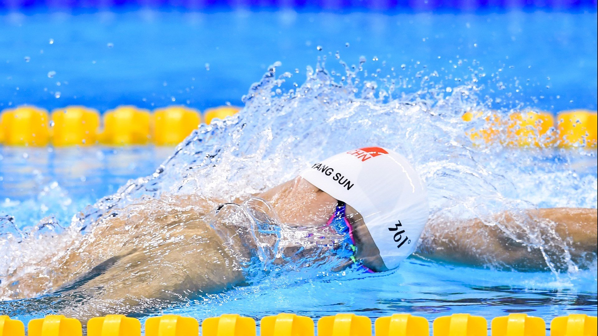 逆转奇迹！拜仁翻盘突尼斯，伊萨克关键战一锤定音