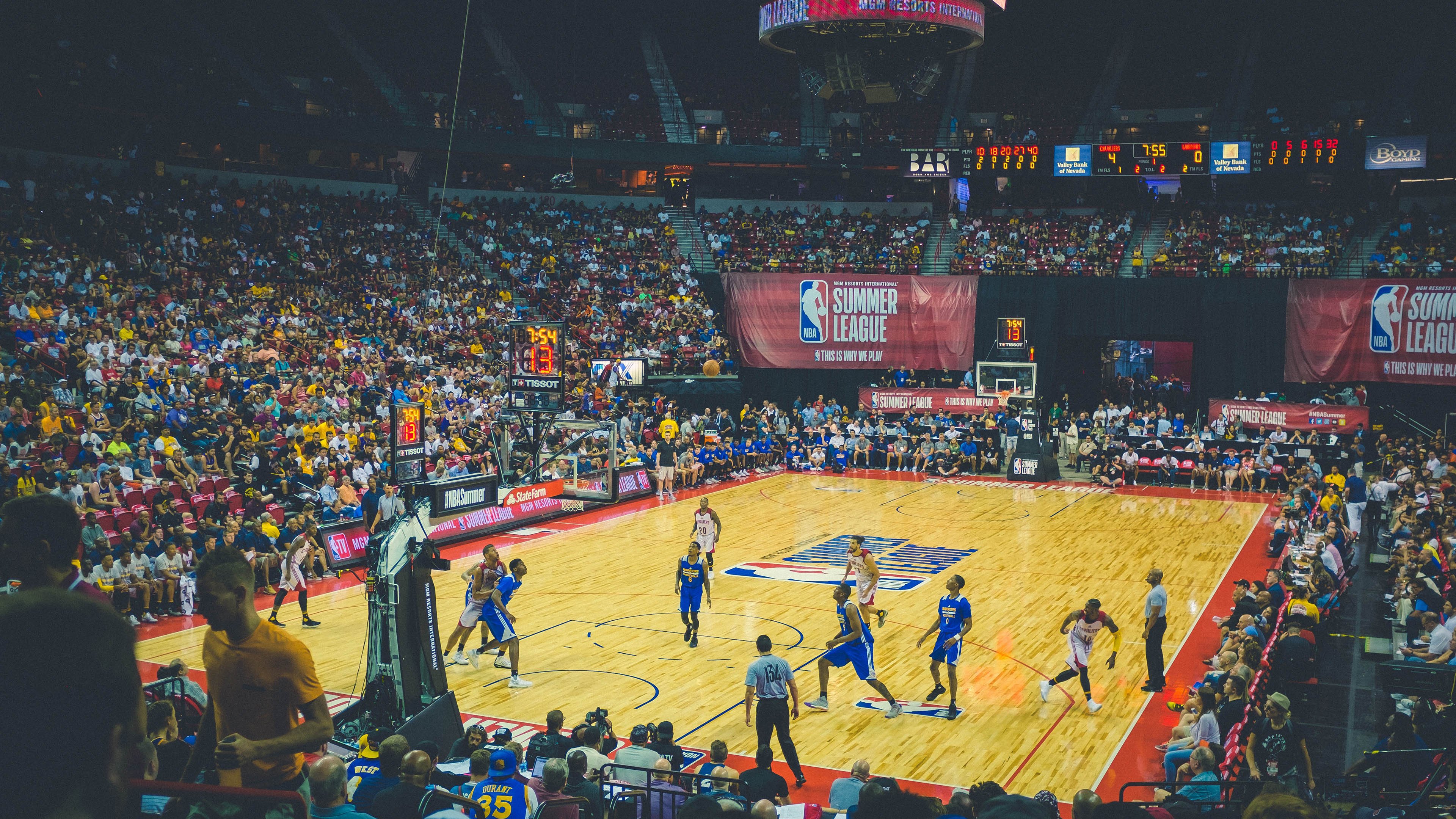 布克持续制造杀伤，英超争冠之夜见证个人英雄主义与团队博弈的终极交响